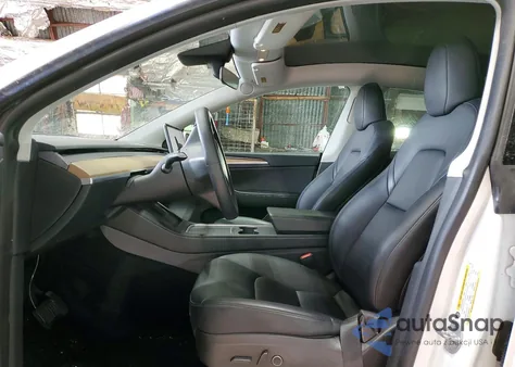 2022 Tesla Model Y from USA, damaged, VIN 7SAYGDEE1NA016470